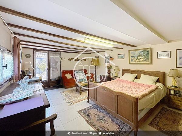 Port Sainte Foy et Ponchapt : Maison à raffraichir avec dépendances et sous-sol