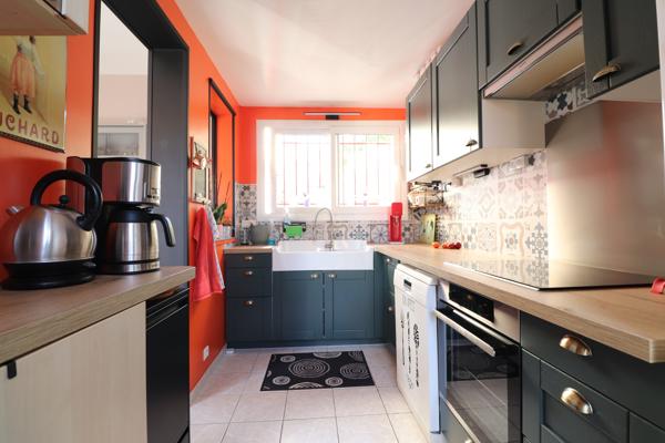 ROYAN - QUARTIER DU PARC - 500 m Plage et Commerces - MAISON 180 M² HABITABLES AVEC GARAGE DOUBLE