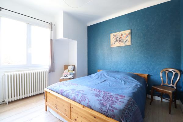 ROYAN - QUARTIER DU PARC - 500 m Plage et Commerces - MAISON 180 M² HABITABLES AVEC GARAGE DOUBLE
