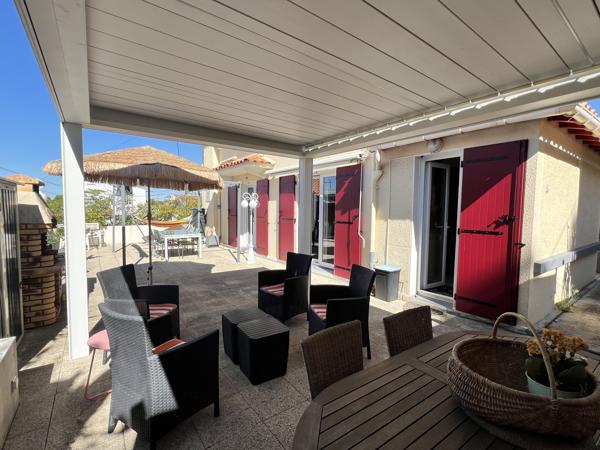 ROYAN - QUARTIER DU PARC - 500 m Plage et Commerces - MAISON 180 M² HABITABLES AVEC GARAGE DOUBLE