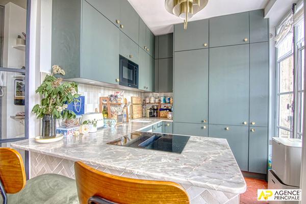 Versailles Chantiers / St Louis Appartement 5 pièces 107 m² carrez situé au 2ème étage d un immeuble ancien €1 130 000 ** - Référence 27657