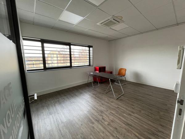 A LOUER - BUREAUX - SAINT MAXIMIN ZONE COMMERCIALE