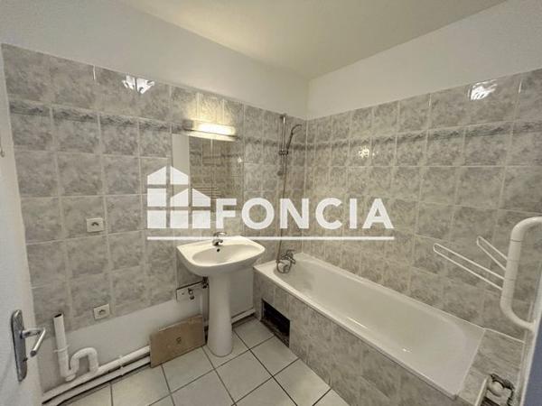 Location Appartement 3 pièces 71.34 m² - 29 A 35 RUE ARAGO Villeurbanne 69100