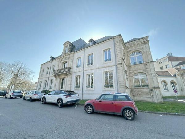 BUREAUX à LOUER de 1623 m²