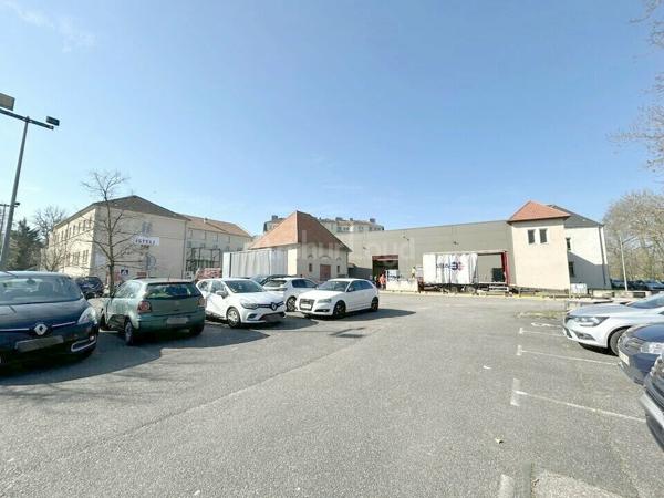 BUREAUX à LOUER de 1623 m²