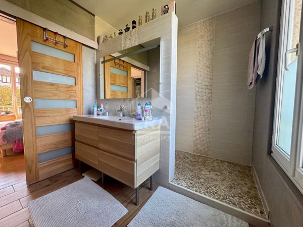 Maison 6 pièces 4 chambres COMBS-LA-VILLE