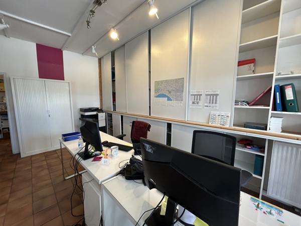 Location local commercial lumineux 75 m2 La Baule proche commerces