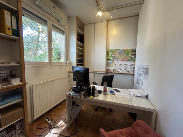 Location local commercial lumineux 75 m2 La Baule proche commerces