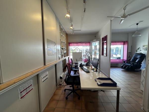 Location local commercial lumineux 75 m2 La Baule proche commerces