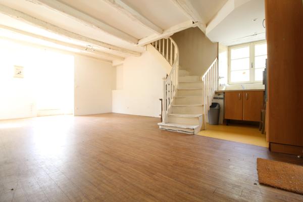 Saint-Sernin-sur-Rance (12380) Maison de 106 m² avec terrasse et cave