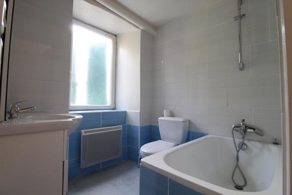 Saint-Sernin-sur-Rance (12380) Maison de 106 m² avec terrasse et cave