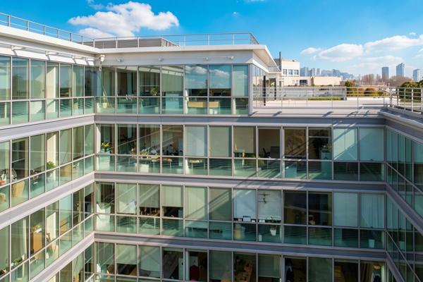Bureaux à louer à Suresnes avec vue Seine dans immeuble moderne sécurisé