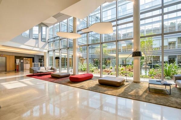 Bureaux à louer à Suresnes avec vue Seine dans immeuble moderne sécurisé