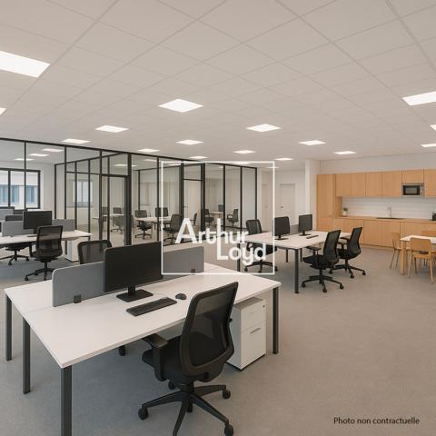 Bureaux à louer à Alès avec accès PMR et parking en zone commerciale