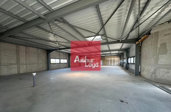 Bureaux à louer à Alès avec accès PMR et parking en zone commerciale