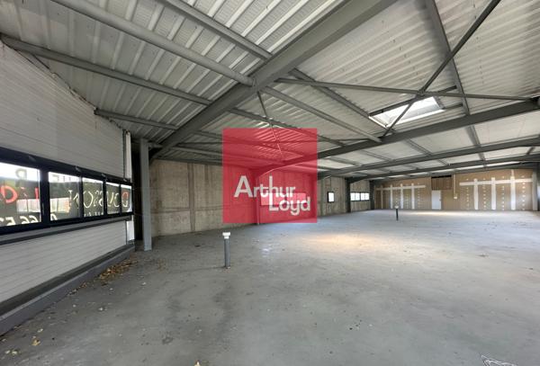 Bureaux à louer à Alès avec accès PMR et parking en zone commerciale
