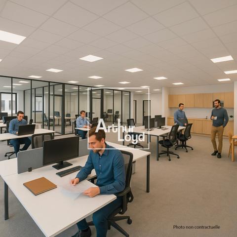 Bureaux à louer à Alès avec accès PMR et parking en zone commerciale