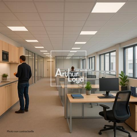 Bureaux à louer à Alès avec accès PMR et parking en zone commerciale