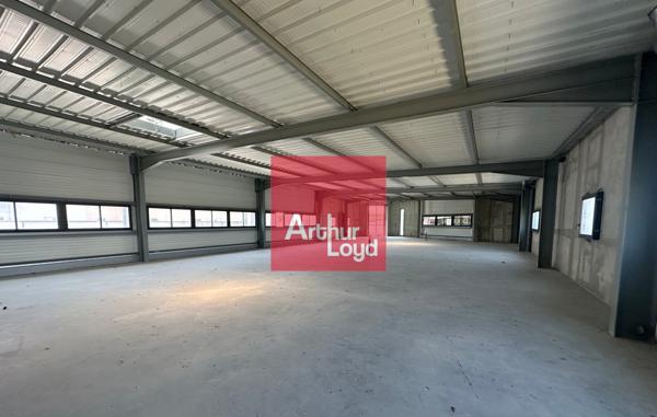 Bureaux à louer à Alès avec accès PMR et parking en zone commerciale