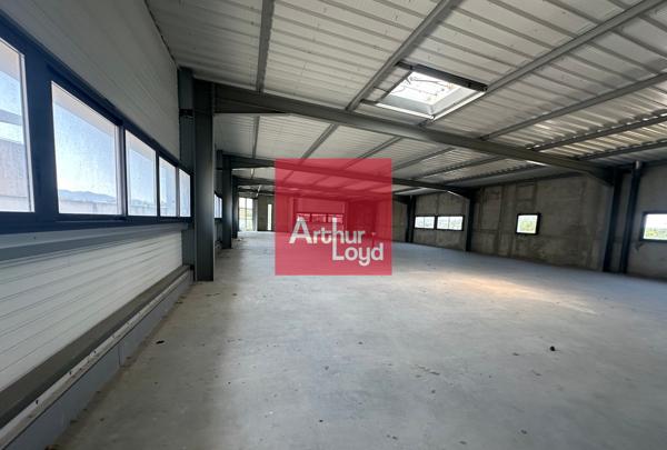 Bureaux à louer à Alès avec accès PMR et parking en zone commerciale