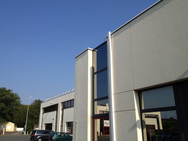 Location de bureaux rénovés à Carquefou avec parkings et accès rapide