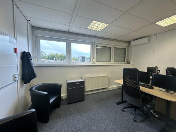 BUREAUX à LOUER de 695.8 m²