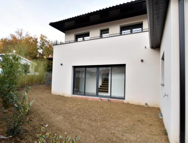 EXCLUSIVITÉ – Maison contemporaine T6 de 2025