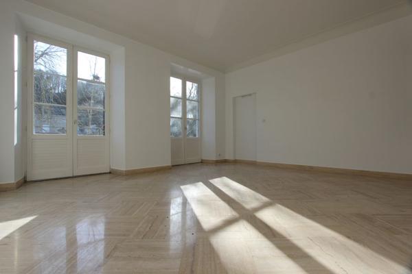 AU CŒUR DE QUIMPER, UN APPARTEMENT TYPE 3 AVEC VUE SUR L'ODET. -