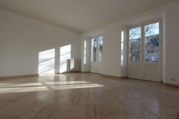 AU CŒUR DE QUIMPER, UN APPARTEMENT TYPE 3 AVEC VUE SUR L'ODET. -
