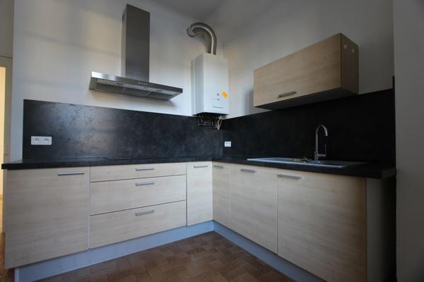AU CŒUR DE QUIMPER, UN APPARTEMENT TYPE 3 AVEC VUE SUR L'ODET. -