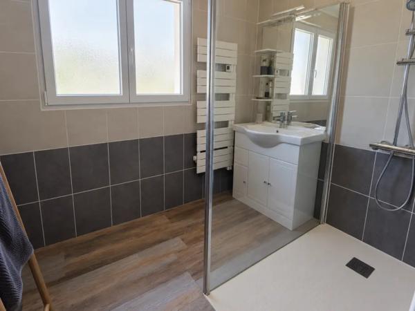 MAISON 3 CHAMBRES SOUS-SOL COMPLET TERRAIN 1 390 m2 - G