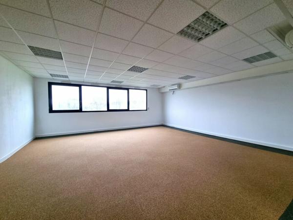 BUREAUX TECHNOPOLE DU FUTUROSCOPE - 51M² - IDÉALEMENT SITUÉS PROCHE DESSERTES MAJEURS