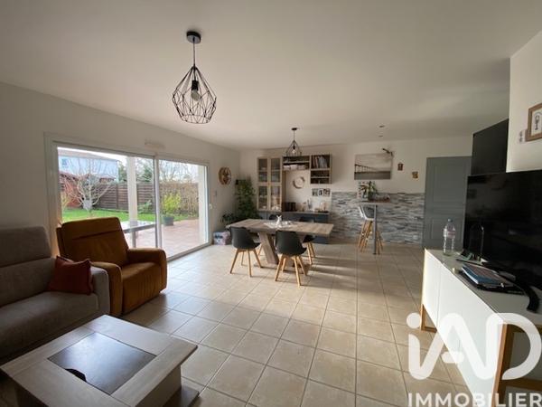 Maison à vendre 4 pièces 93 m² Champagné-les-Marais