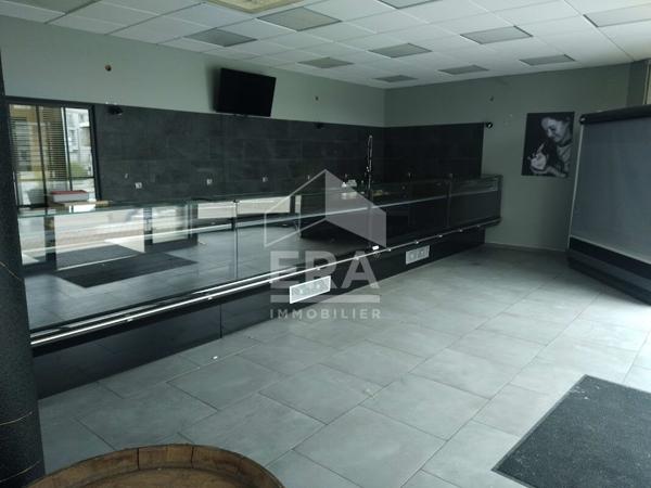 Local commercial - 114m² - GOLBEY (88)