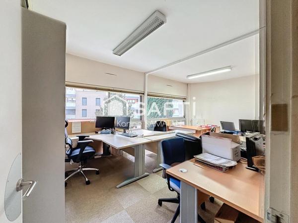 Local professionnel de 450 m2 avec parking à Toulouse