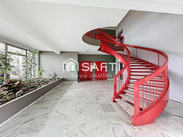 Local professionnel de 450 m2 avec parking à Toulouse