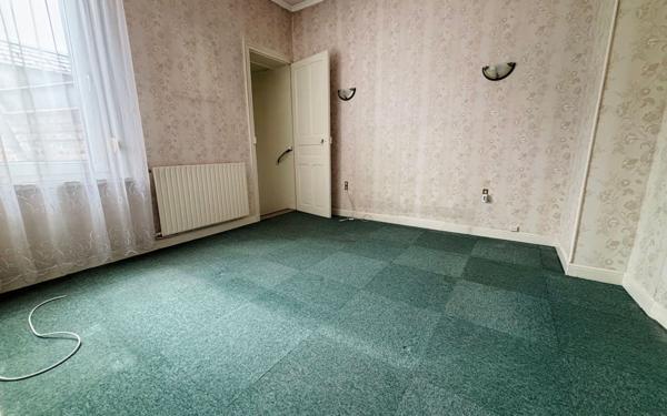 Maison à vendre    5 pièces • 104 m2 Saint-Quentin