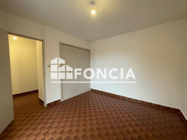 Location Appartement 2 pièces 58.4 m² - RUE DE LA LEVADE Orange 84100
