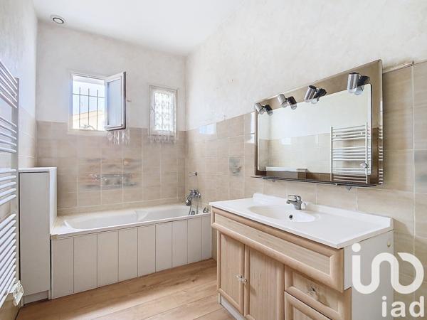 Maison 6 pièces de 135 m² à Mauguio (34130)