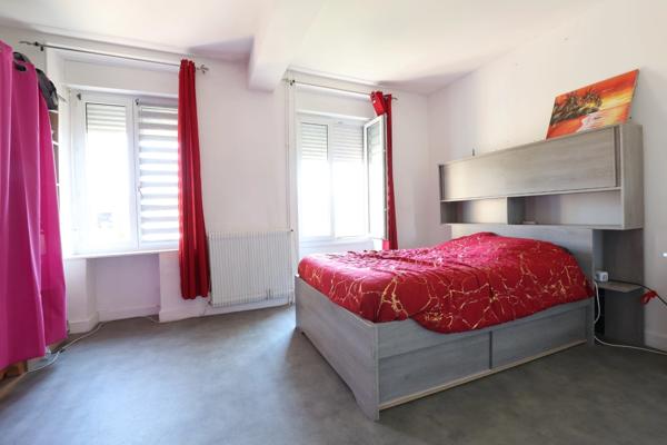 Maison à vendre 6 pièces  avec jardin 3 chambres + bureau TAUXIERES MUTRY (51)