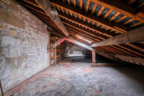 Maison de Maître en pierre de taille et habitation indépendante, proche de Chantilly