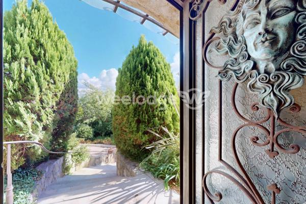 Maison à vendre 5 pièces de 142 m² à Mandelieu-la-Napoule