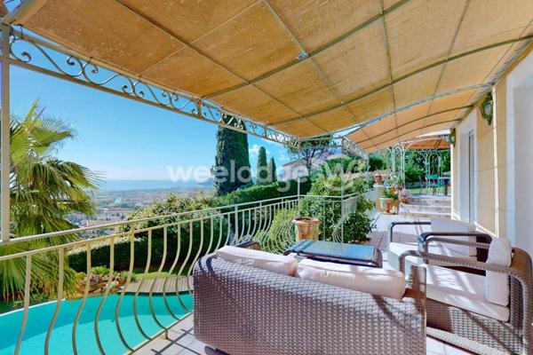 Maison à vendre 5 pièces de 142 m² à Mandelieu-la-Napoule