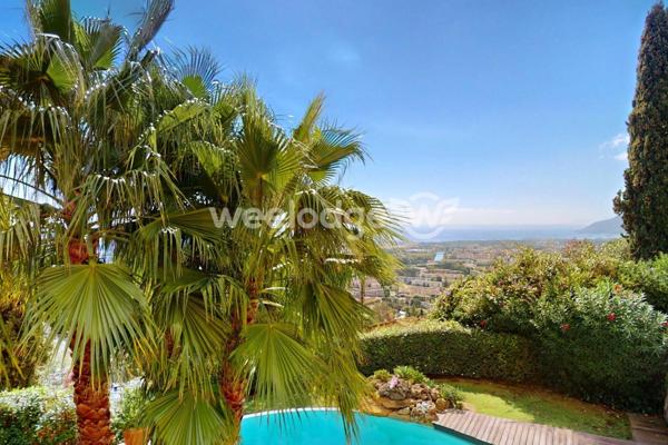 Maison à vendre 5 pièces de 142 m² à Mandelieu-la-Napoule