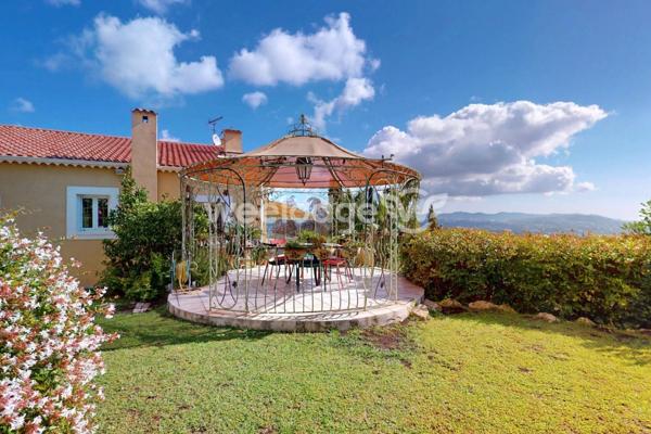 Maison à vendre 5 pièces de 142 m² à Mandelieu-la-Napoule