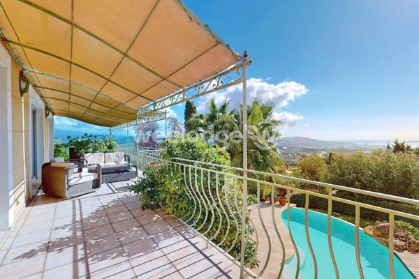 Maison à vendre 5 pièces de 142 m² à Mandelieu-la-Napoule