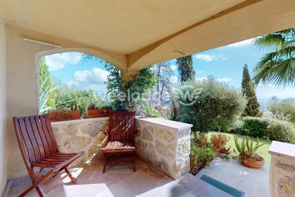 Maison à vendre 5 pièces de 142 m² à Mandelieu-la-Napoule