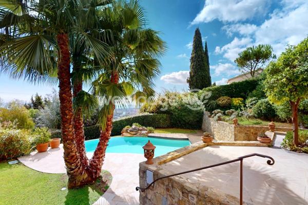 Maison à vendre 5 pièces de 142 m² à Mandelieu-la-Napoule