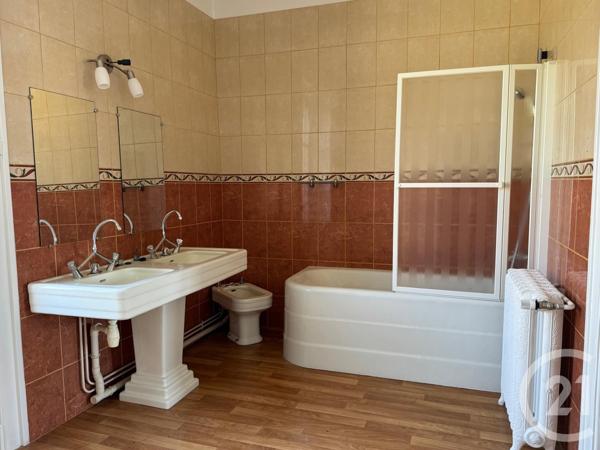 Maison à vendre  9 pièces - 149,99 m2 FOUGERES - 35