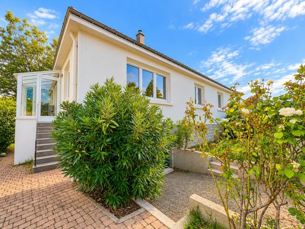 A VENDRE – PLESCOP – À PIED DU BOURG – MAISON 3 CHAMBRES AVEC BEAU JARDIN
